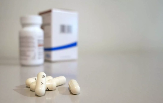 Unas pastillas de cápsula similares al omeprazol / PEXELS Unas pastillas de cápsula similares al omeprazol / PEXELS