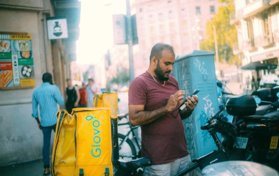 Un repartidor de Glovo / PEXELS Un repartidor de Glovo / PEXELS