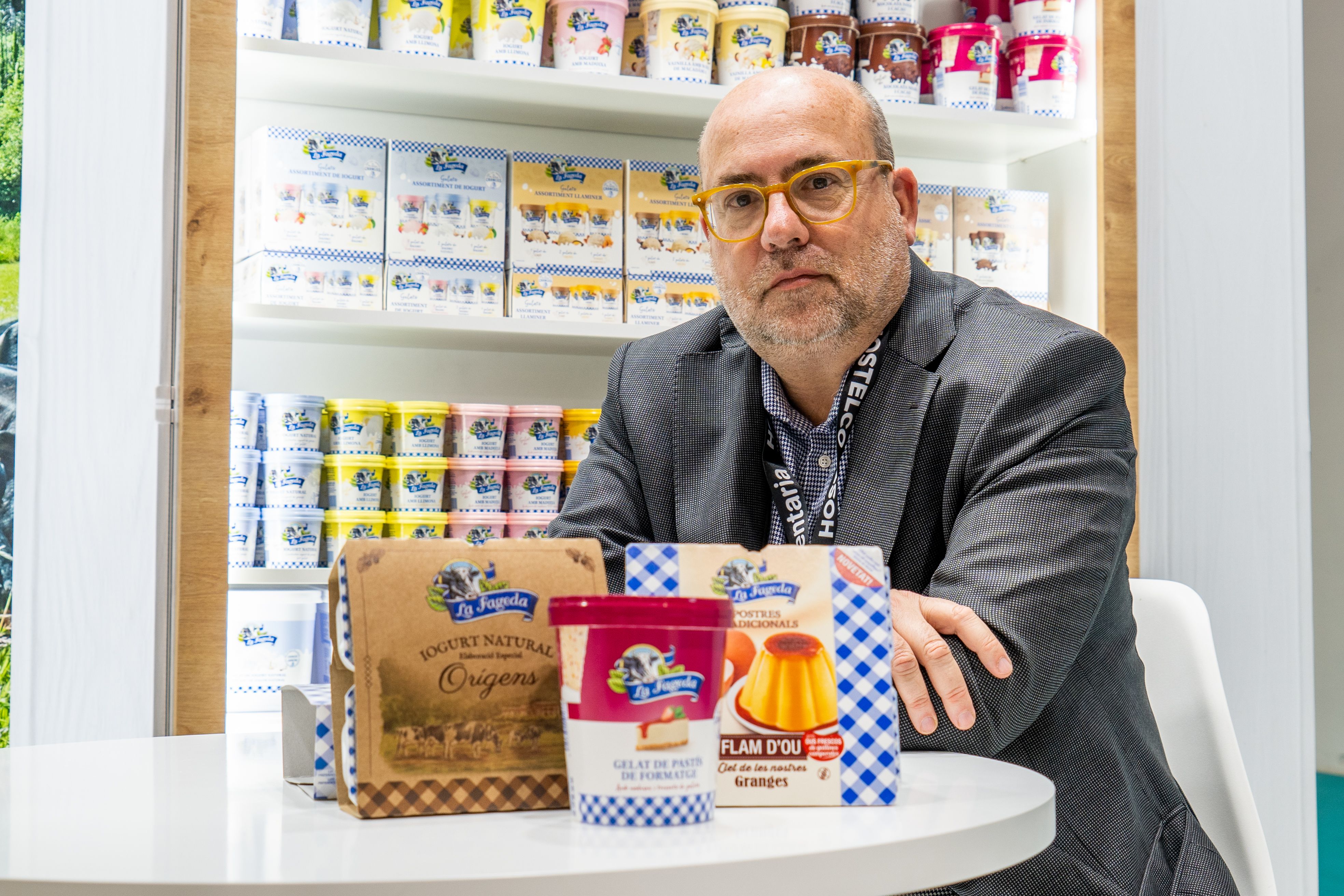 Francesc Galí, director de marketing de la cooperativa de yogures La Fageda, en la feria Alimentaria / LUIS MIGUEL AÑÓN (CG)