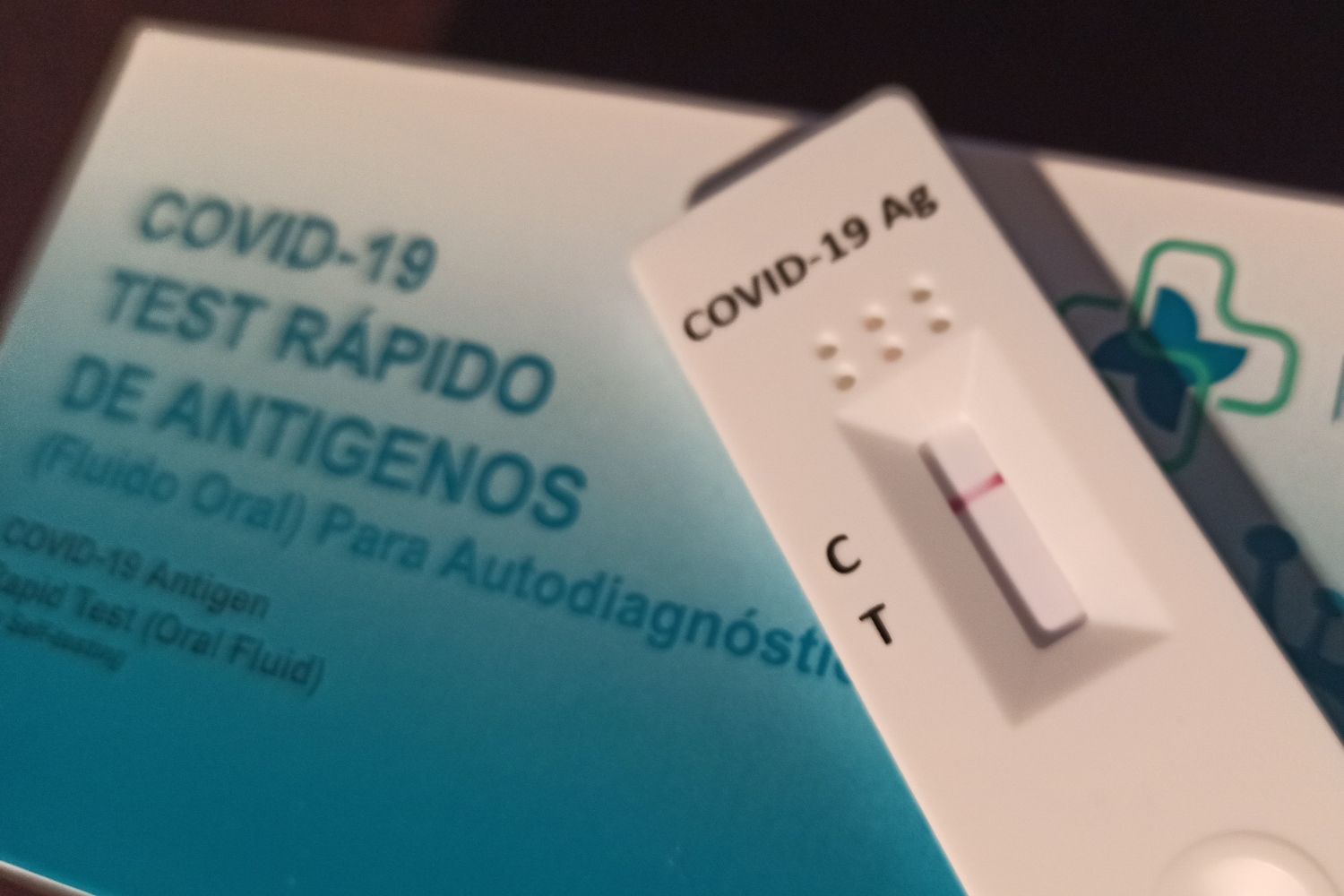 Uno de los test de autodiagnóstico que se puede comprar en la farmacia/ EP