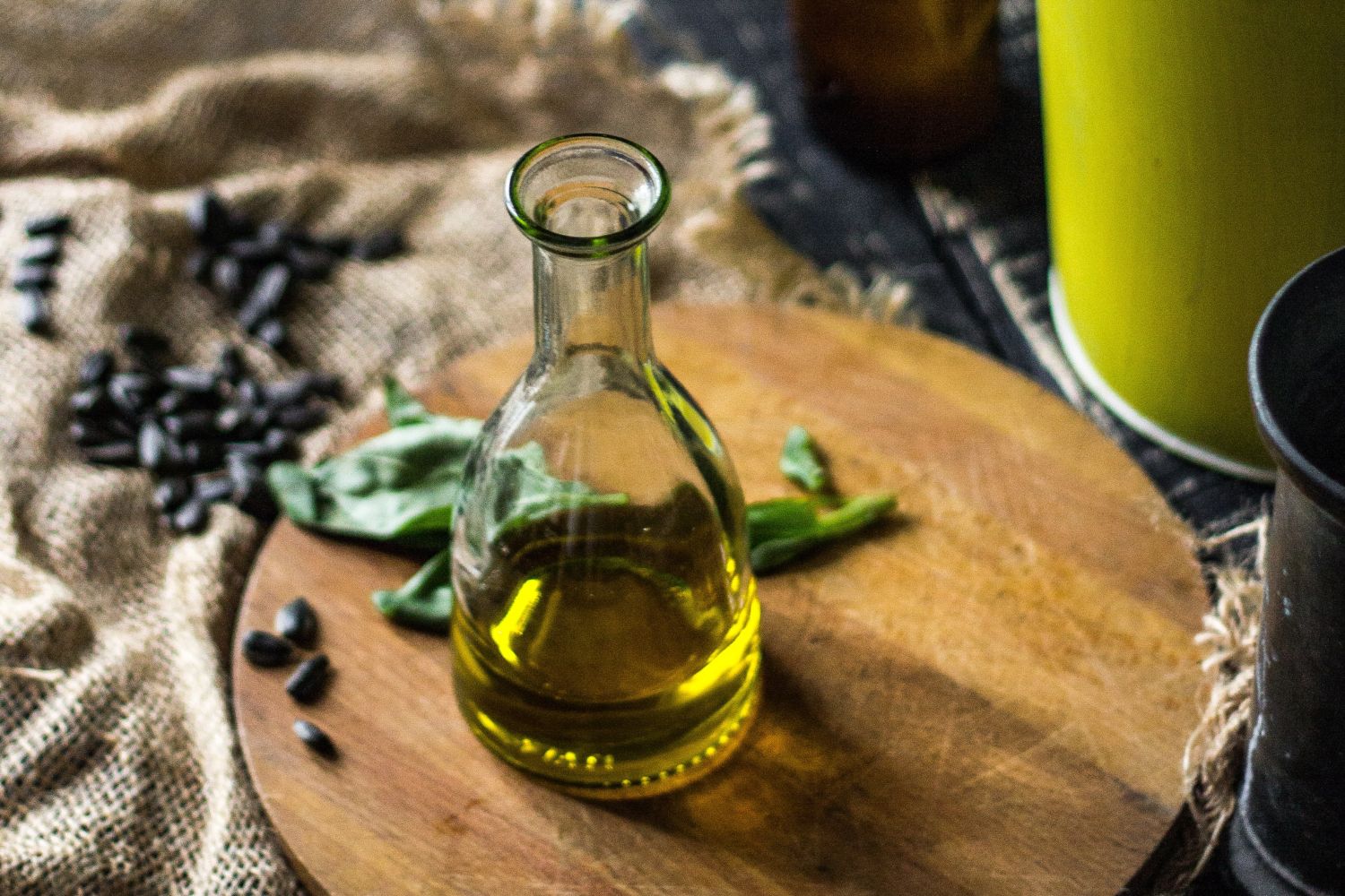 Frasco con aceite de oliva / PEXELS