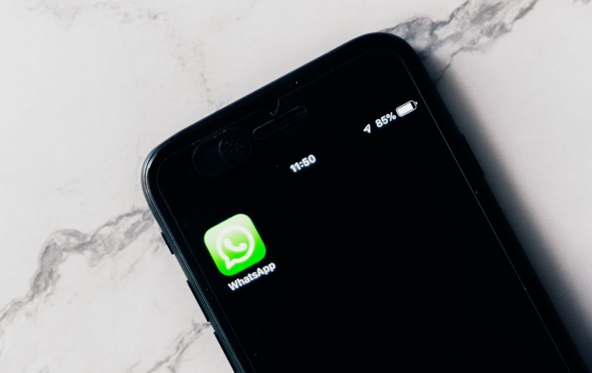 La aplicación de WhatsApp en un móvil / PEXELS