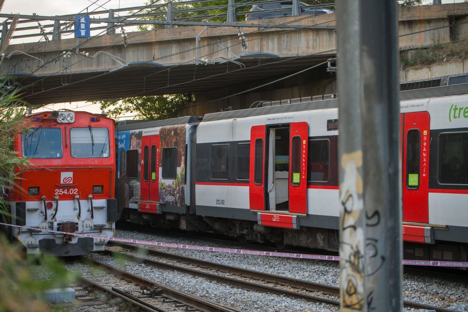 Un accidente que ha afectado a dos trenes en la estación de Ferrocarrils de la Generalitat (FGC) de Sant Boi de Llobregat (Barcelona) / EP