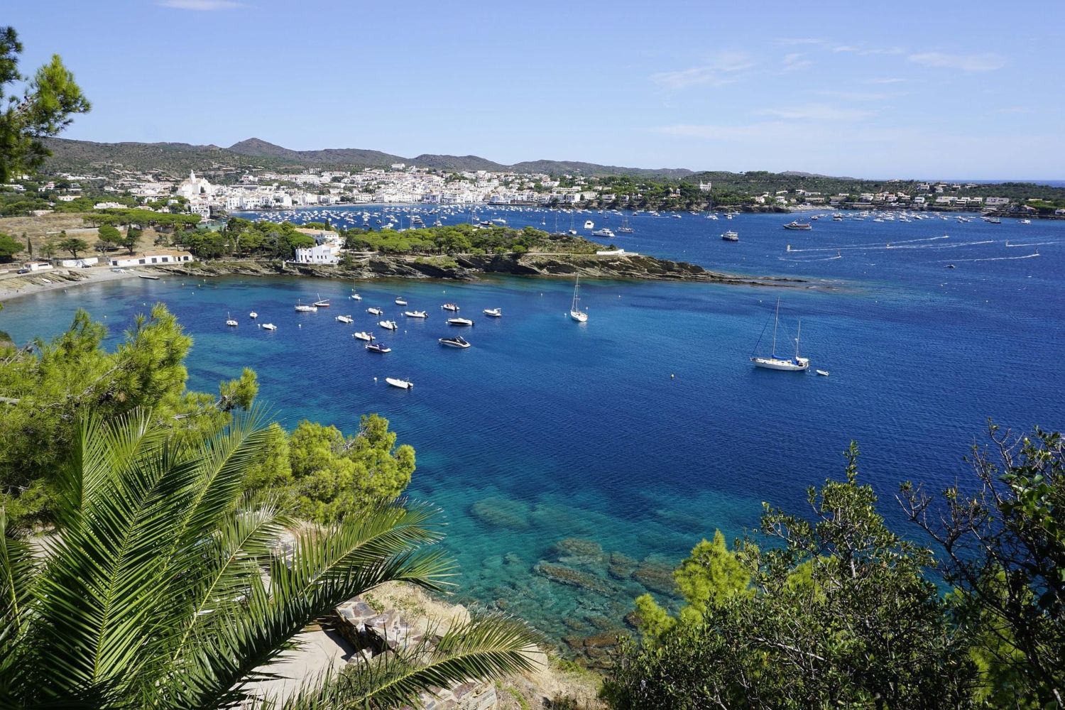 Puerto de Cadaqués en Alt Empordà, municipio costero de Girona con mucho turismo / PIXABAY