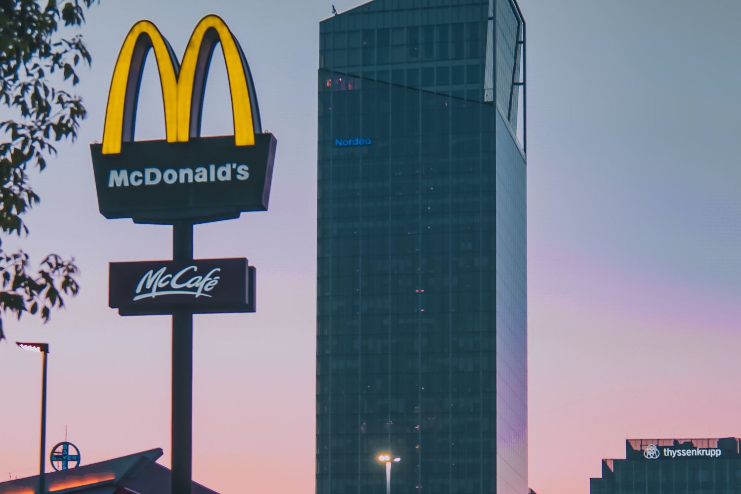 El letrero de un McDonald's / PEXELS