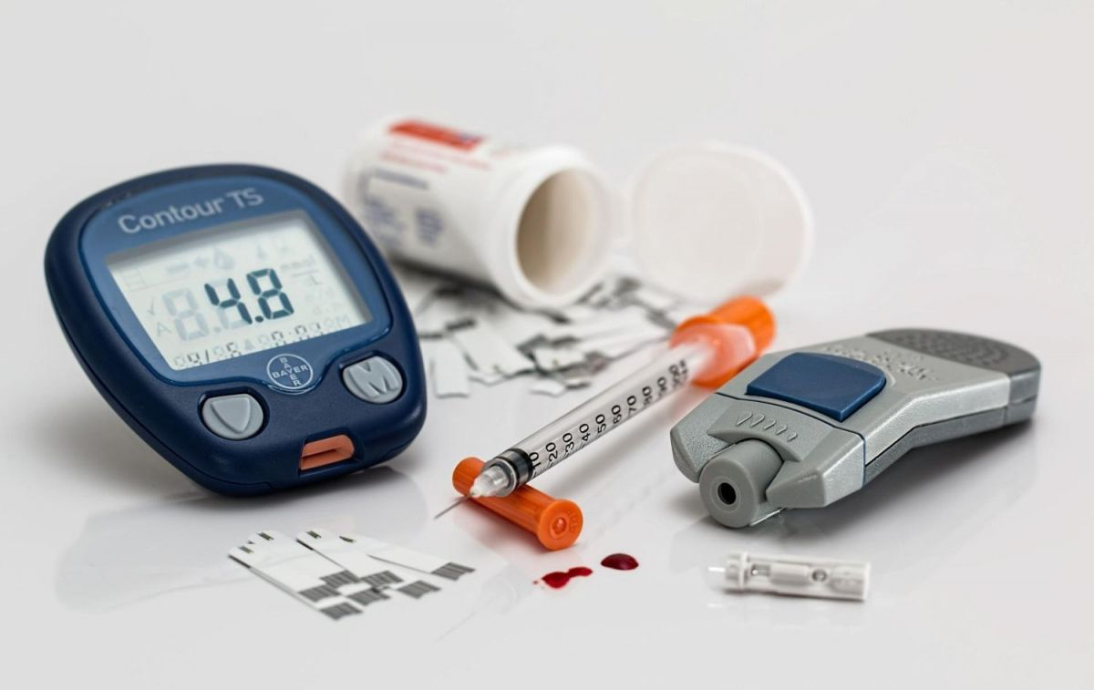 Medical glucómetro digital monitor de glucosa en la Diabetes Medidor de  glucosa en sangre tiras reactivas - China La glucosa en sangre Watch,  medidor de glucosa en sangre
