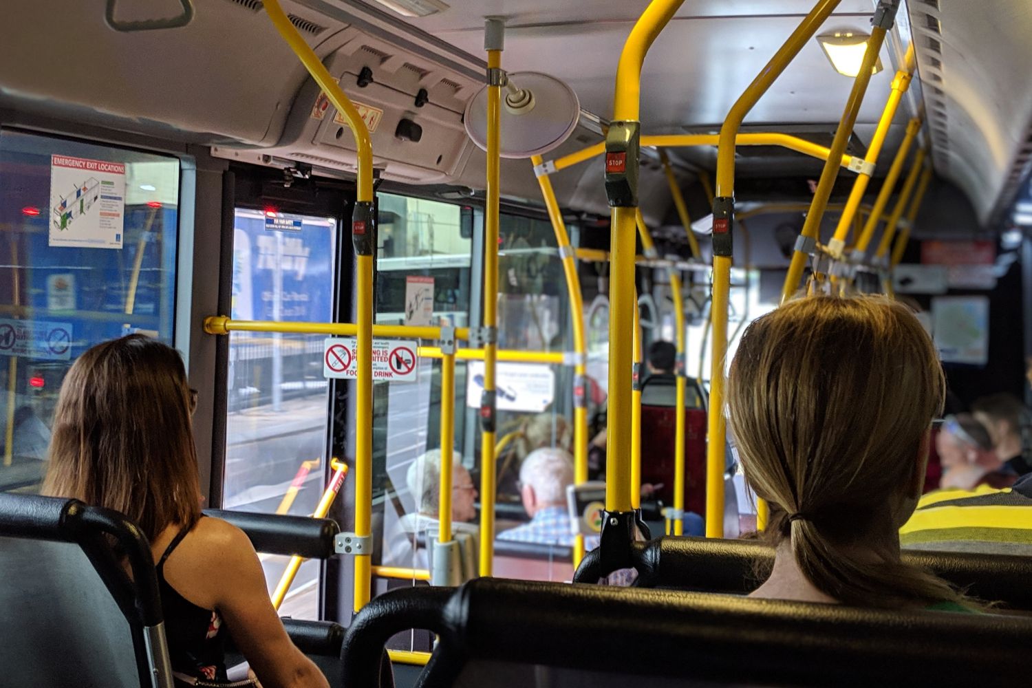 Un autobús de la red de transporte público como la de Barcelona / UNSPLASH