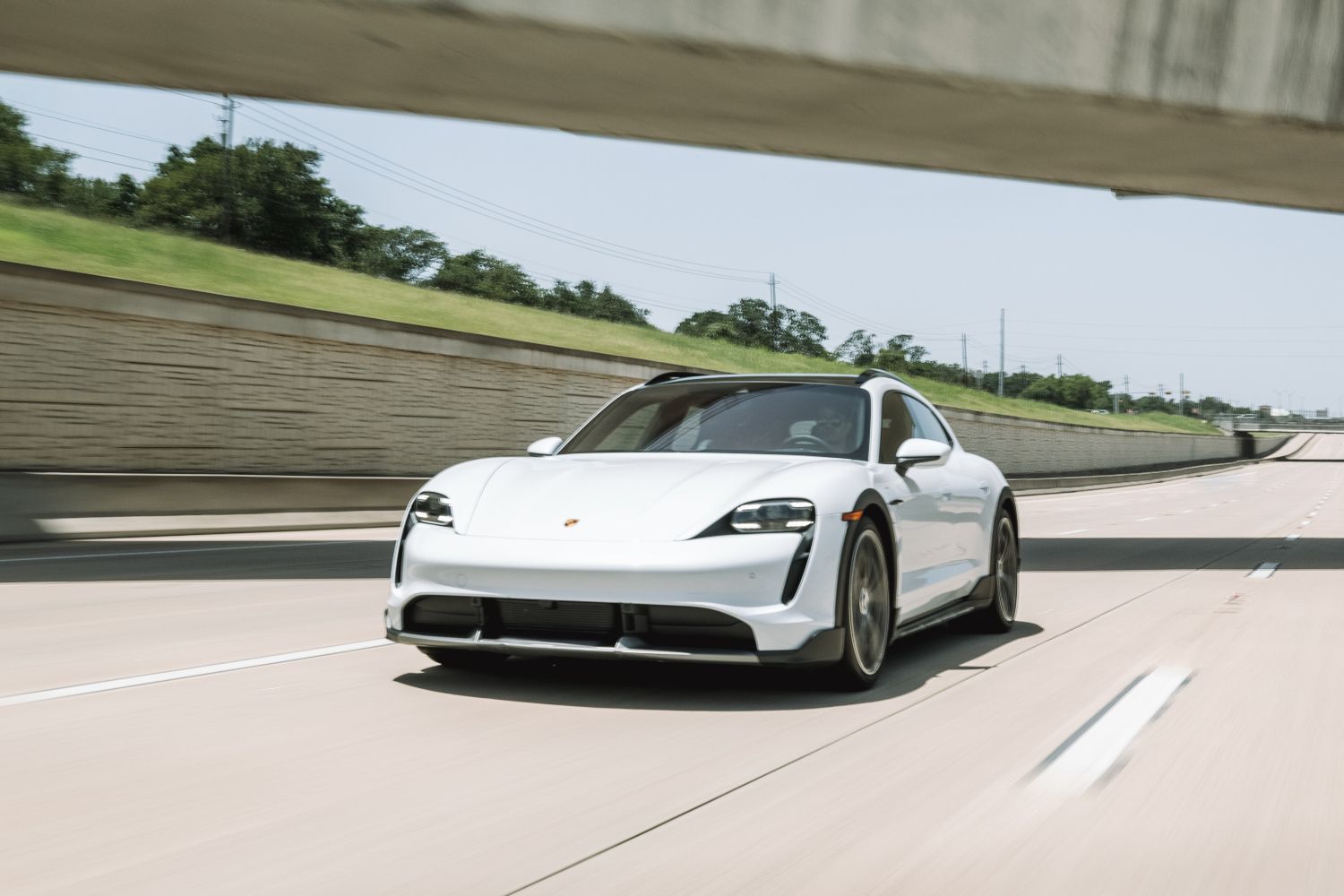 Un Porsche Taycan, similar al eléctrico del que ha presumido un conductor / UNSPLASH