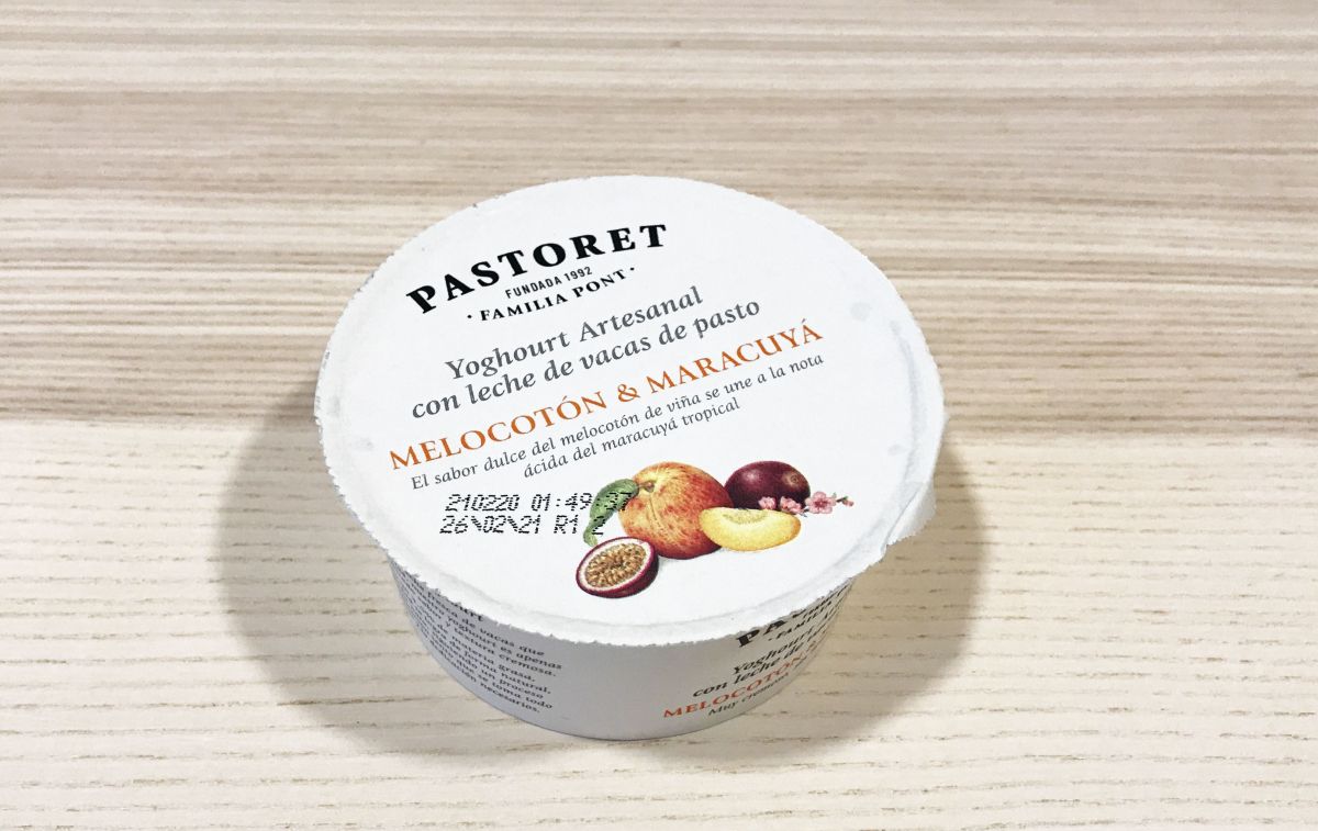 Yogur artesanal sabor a melocotón y maracuyá de Pastoret / CONSUMIDOR GLOBAL