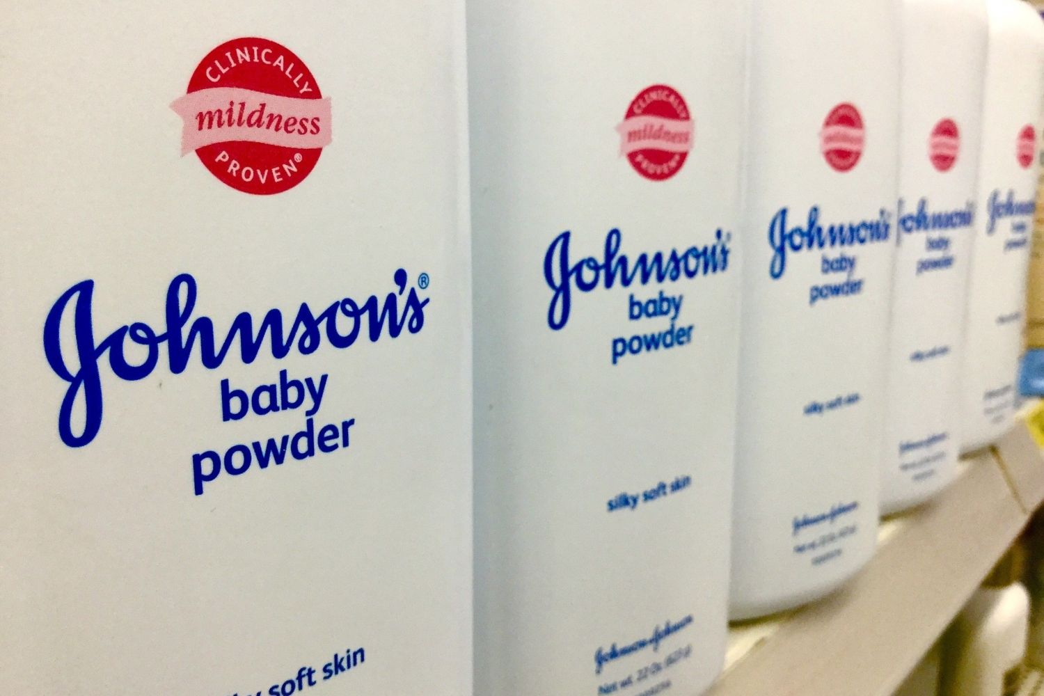 Джонсон и Джонсон логотип. Johnson Johnson продукция.