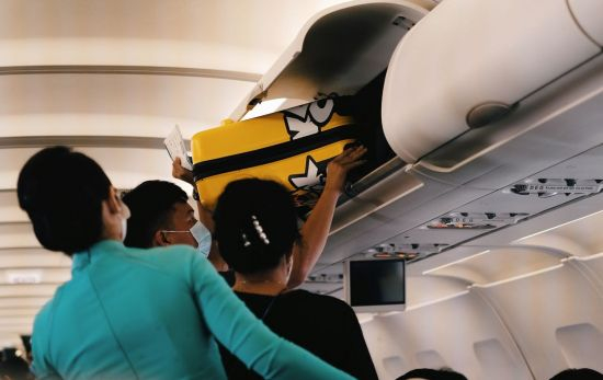 Vueling, sobre pagar por llevar la maleta en cabina: Va a favor del  cliente, Noticias de Aerolíneas