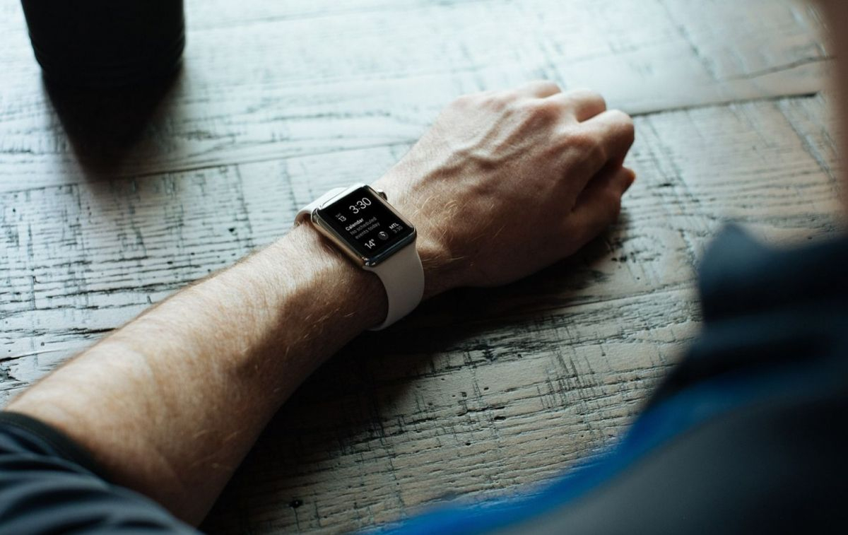 Un Apple Watch para controlar la diabetes sin aguja, cada vez más cerca