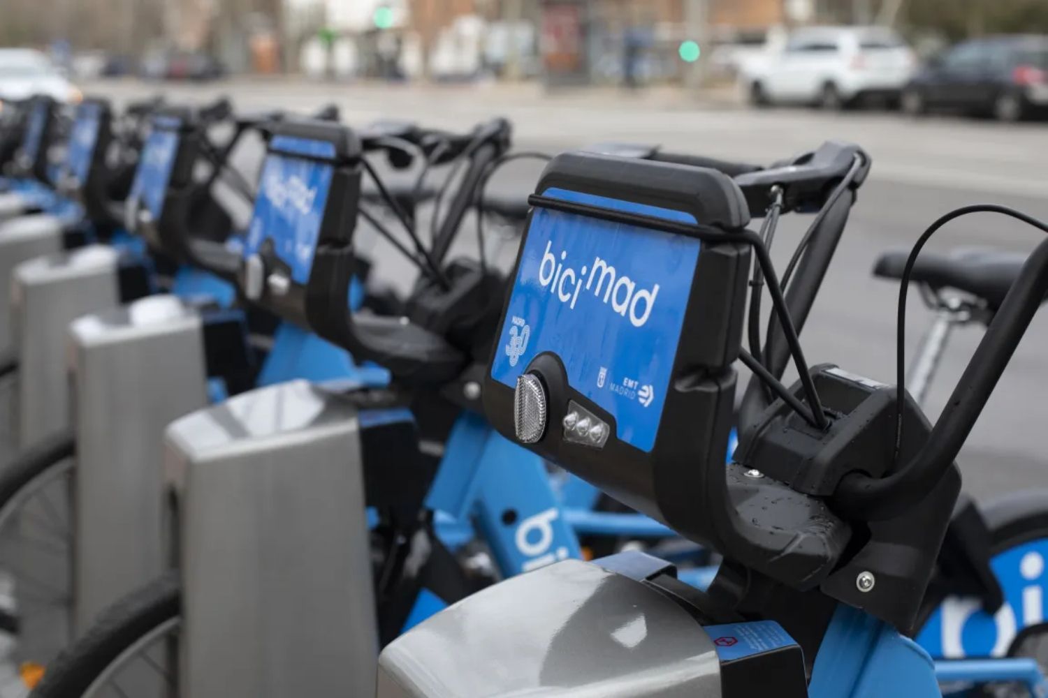 Bicicletas de BiciMAD en una estación / BICIMAD