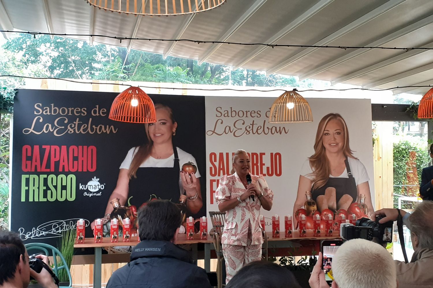 Belén Esteban durante la presentación de su gazpacho / CG