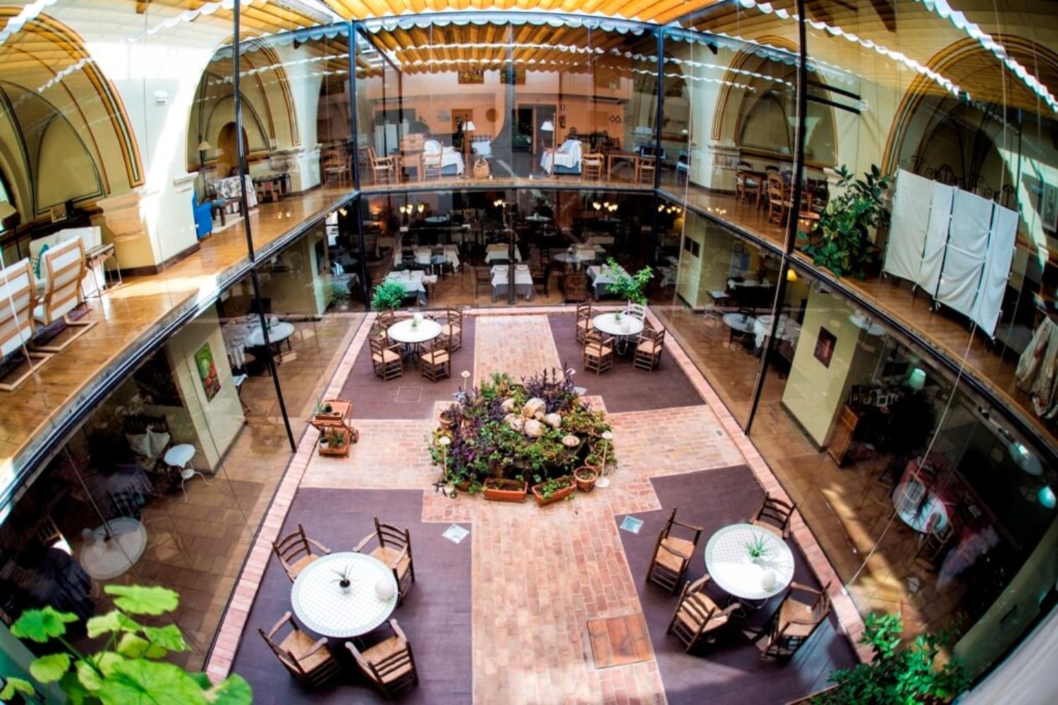 El interior del restaurante favorito de Karlos Arguiñano / Calidad Rural en Aragón