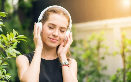 Di adiós a la natación aburrida: con estos auriculares sumergibles los  largos se te harán más cortos