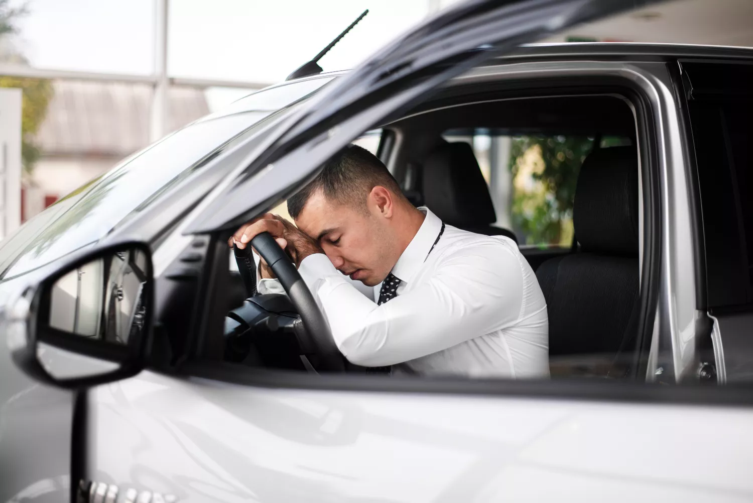 Un conductor que no soporta el mal olor de su coche / FREEPIK