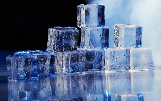 El truco para que los cubitos de hielo se congelen antes y tarden