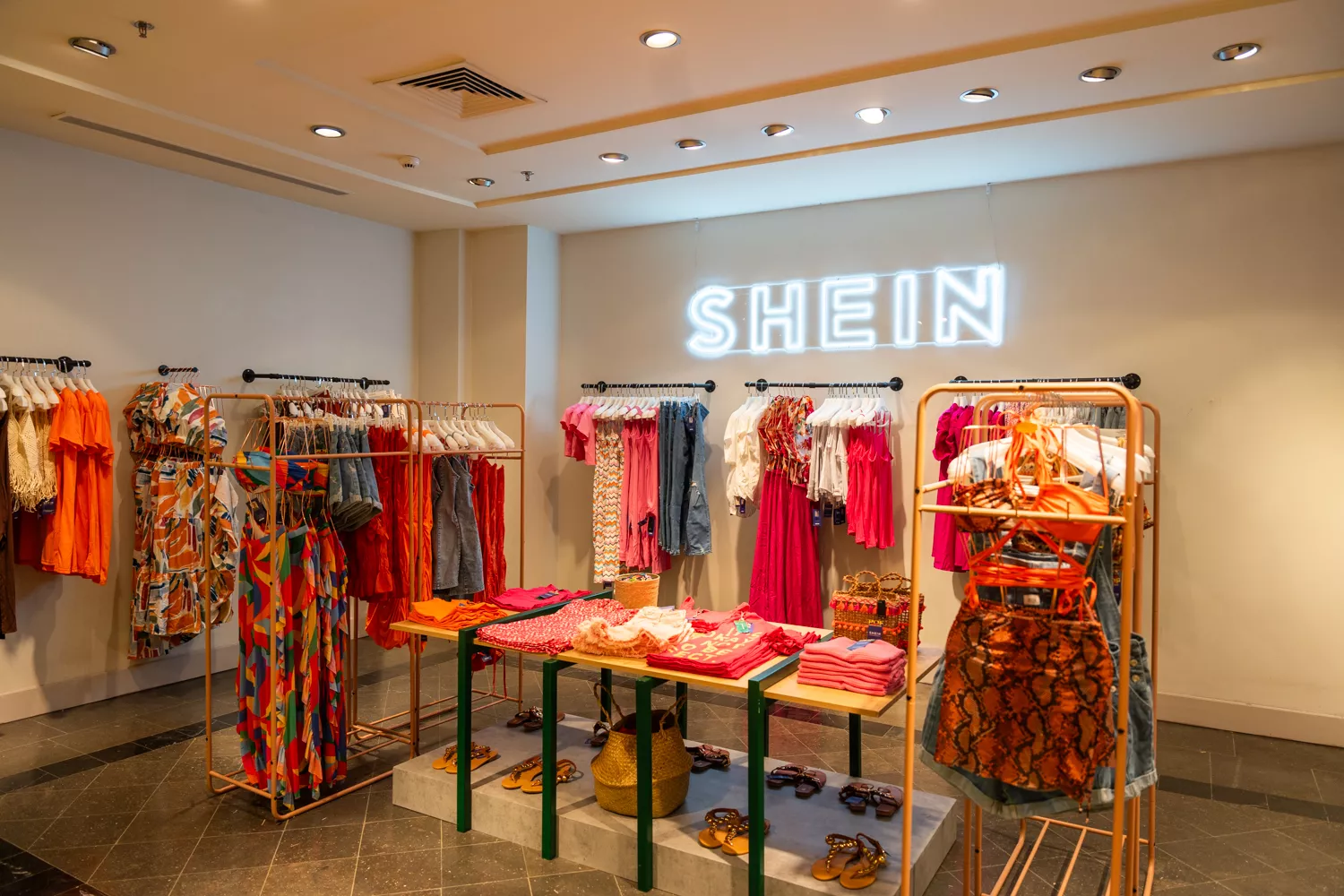 A outra cara de comprar em Shein: sua moda rápida e contaminante