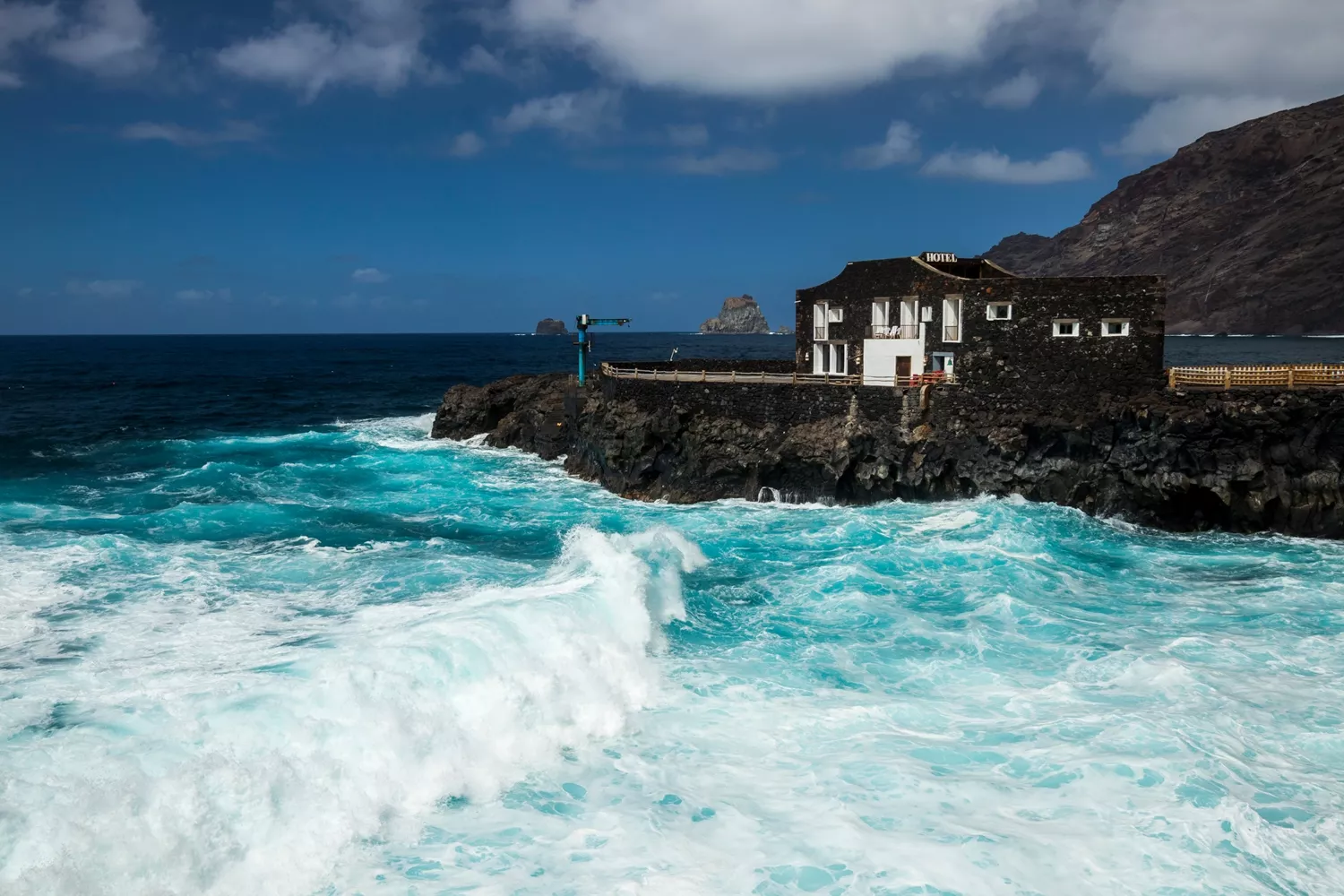 El hotel más pequeño del mundo, Puntagrande, ubicado en el Hierro / HOTEL PUNTAGRANDE 