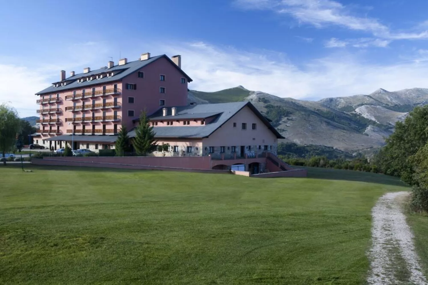 Parador de Cervera de Pisuerga / PARADORES