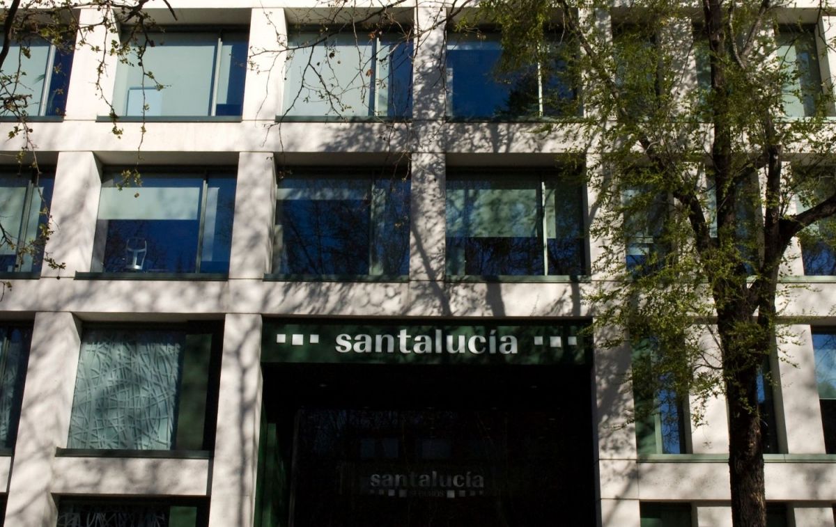 Edificio de la sede del grupo asegurador Santalucía / EP