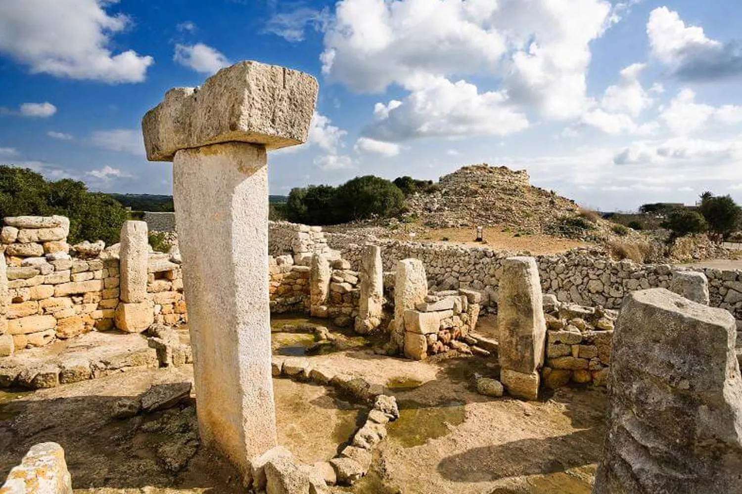 Monumentos talayóticos de Menorca / BONNIN SANSO