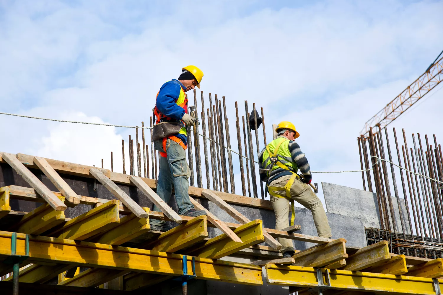 Trabajadores de la construcción, uno de los sectores con más siniestralidad en accidentes laborales / FREEPIK - Trabajadores de la construcción, uno de los sectores con más siniestralidad en accidentes laborales / FREEPIK - @freestockcenter