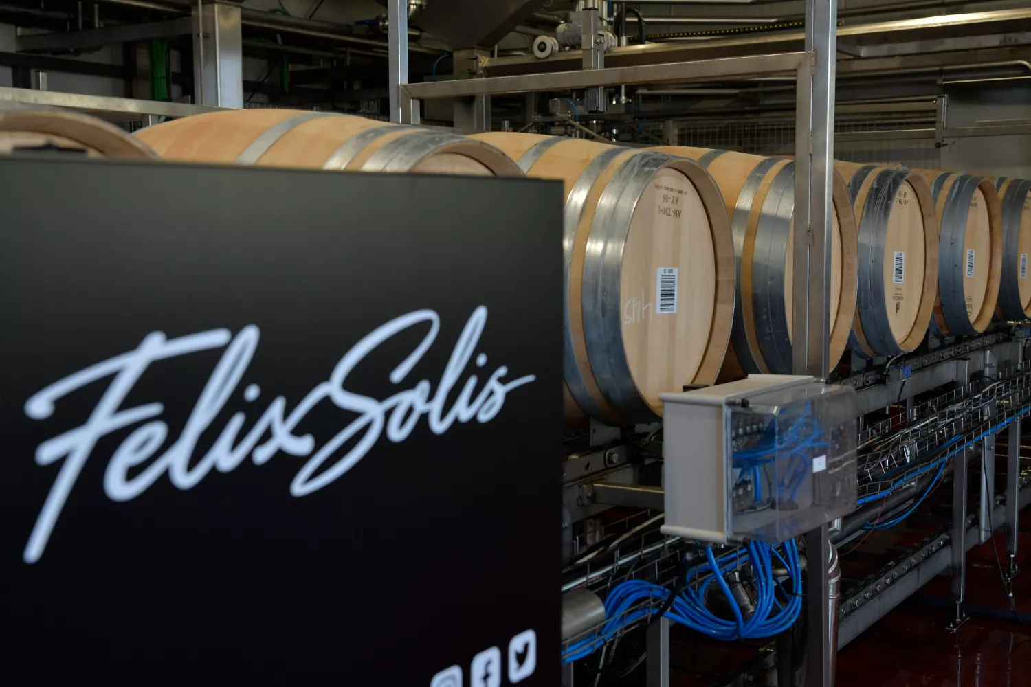 Por qué es buena idea invertir en un botellero frigorífico si de verdad te  gusta beber vino