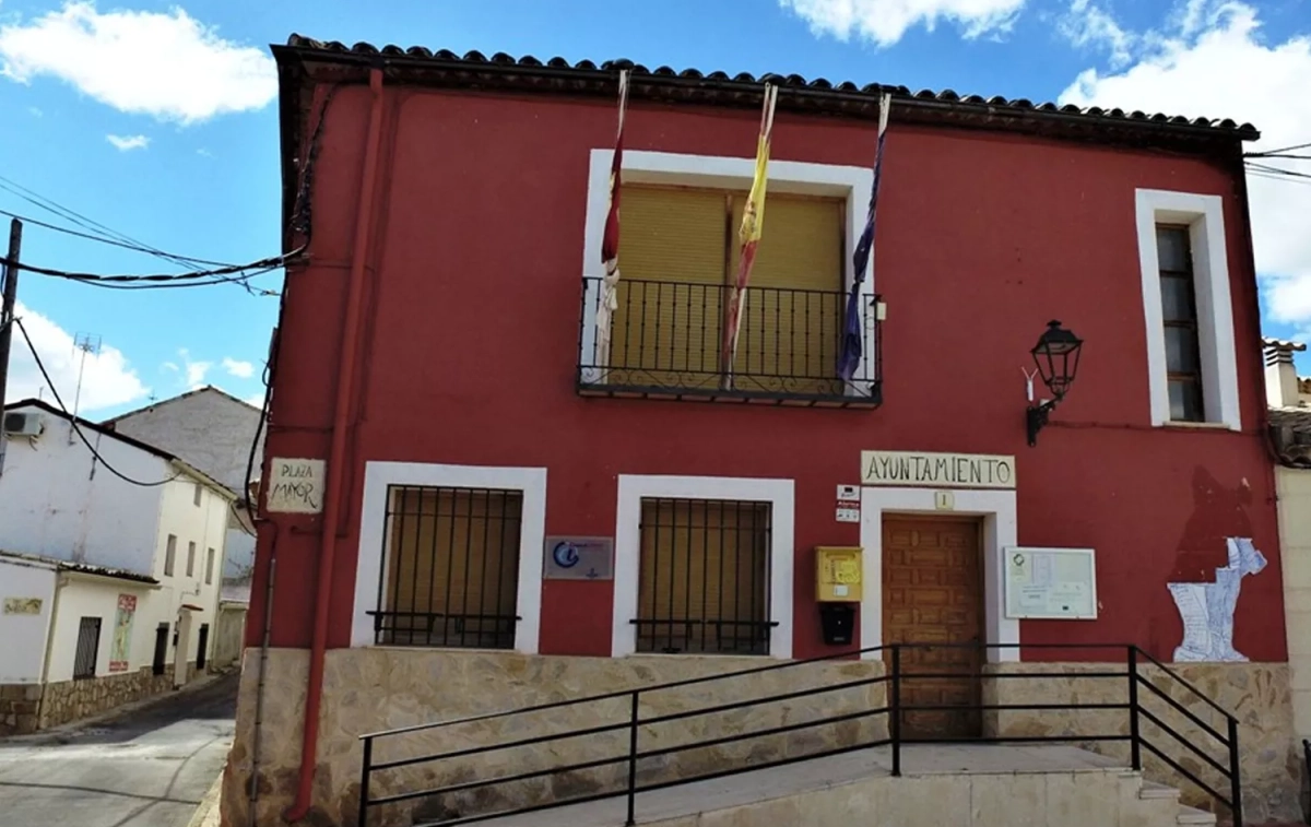 El Ayuntamiento de Olmeda de la Cuesta, en Cuenca / VIVE TU PUEBLO