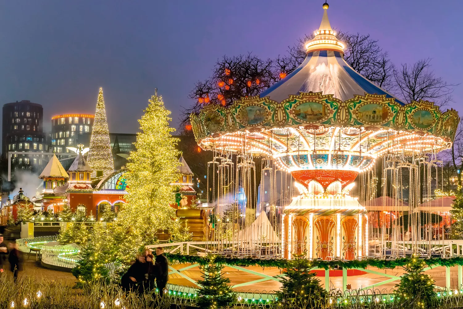 Los Jardines del Tivoli, en Copenhague, donde se celebra uno de los mejores mercadillos de Navidad de Europa / TUI