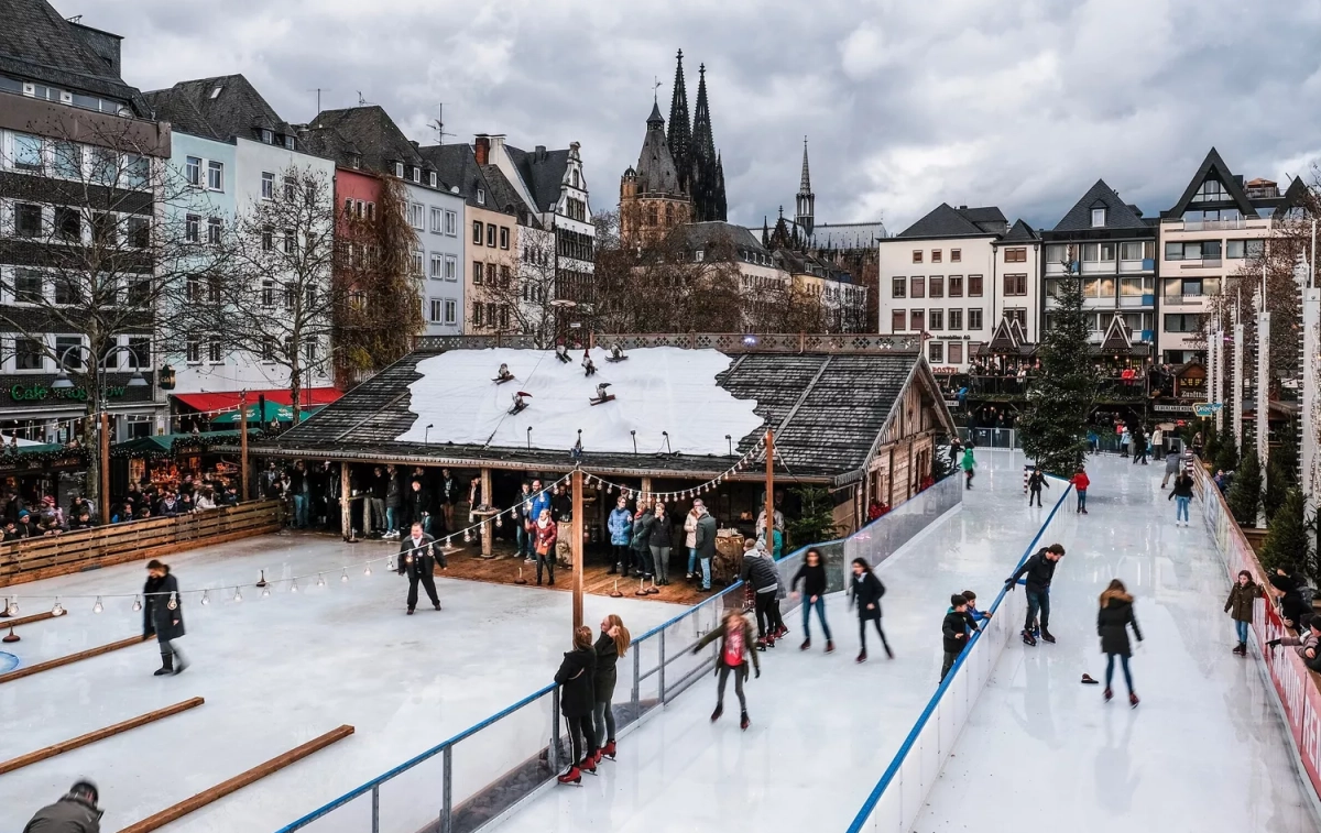 Un mercadillo navideño y una pista de patinaje en Colonia / PIXABAY
