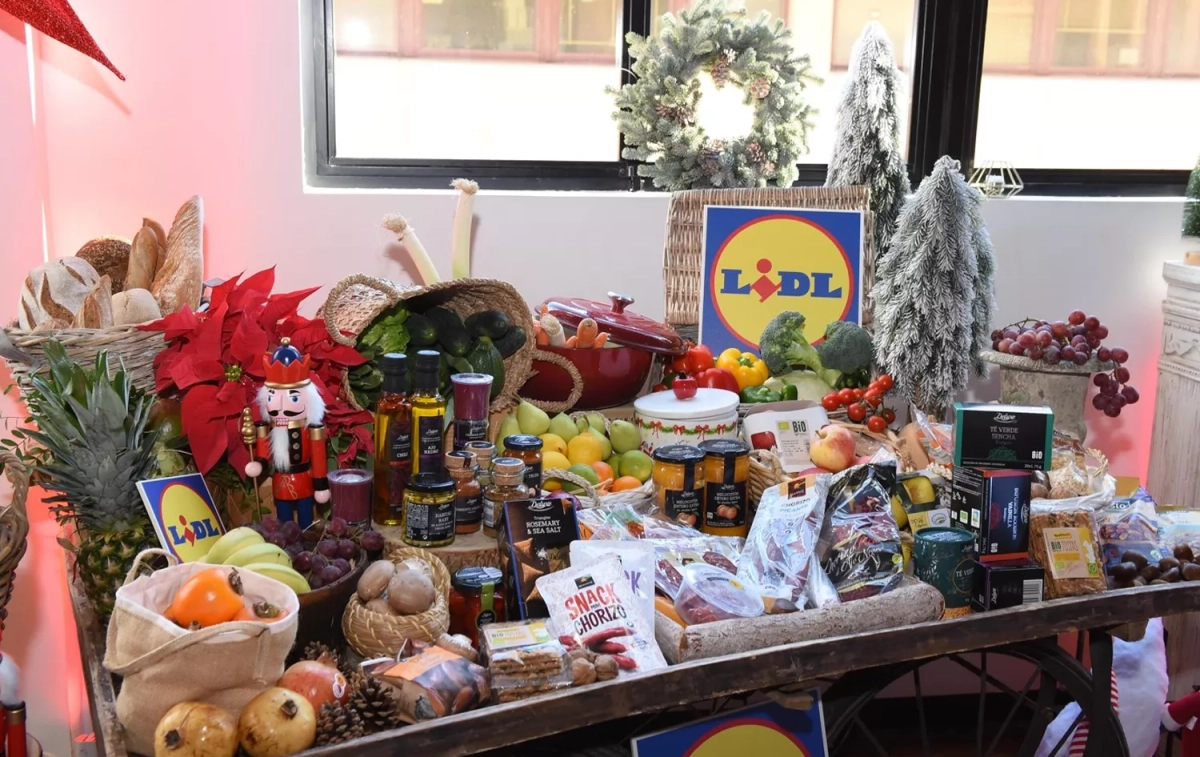 Algunos de los productos para el menú de Navidad de Lidl / LIDL