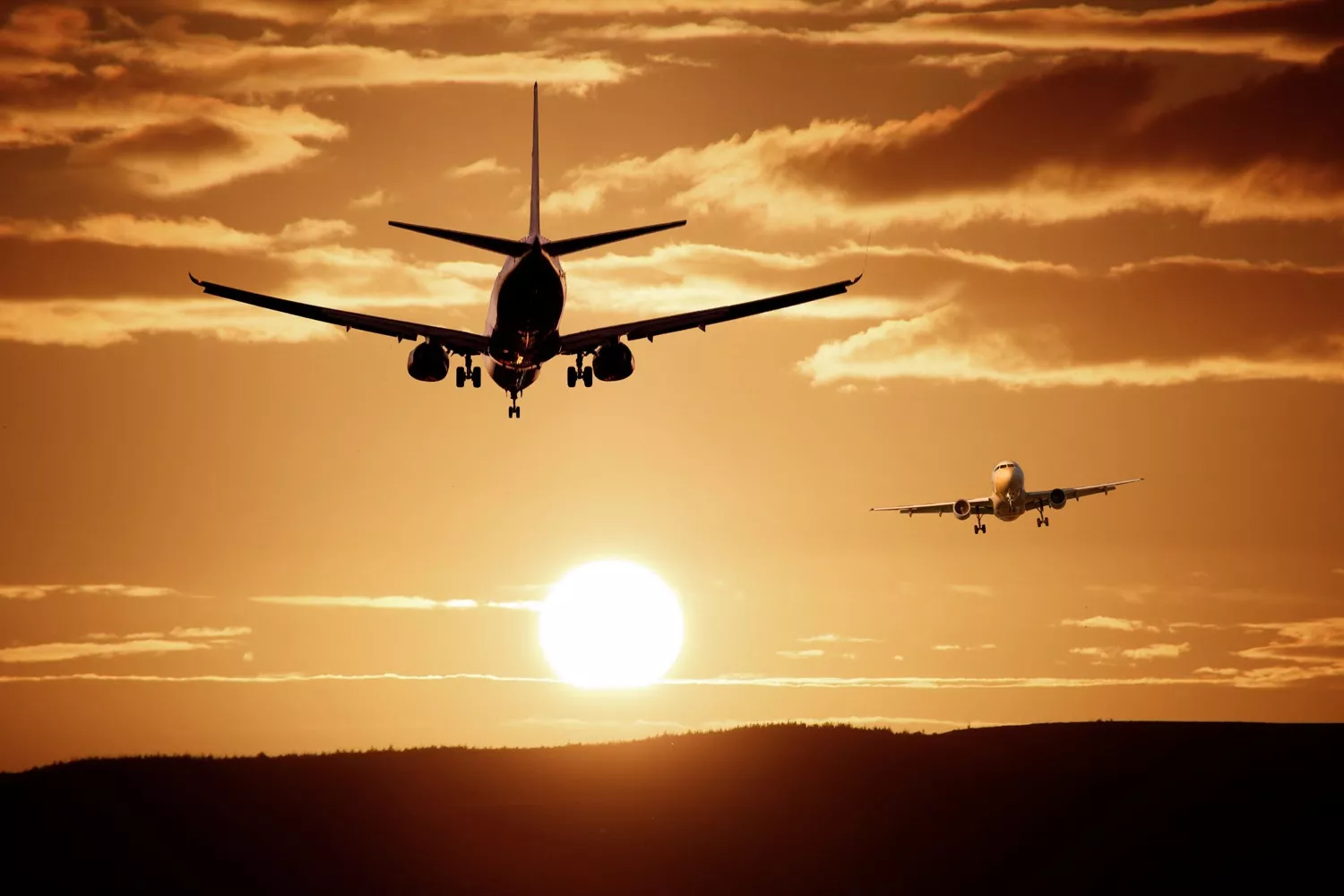 Dos aviones volando en Navidad PEXELS