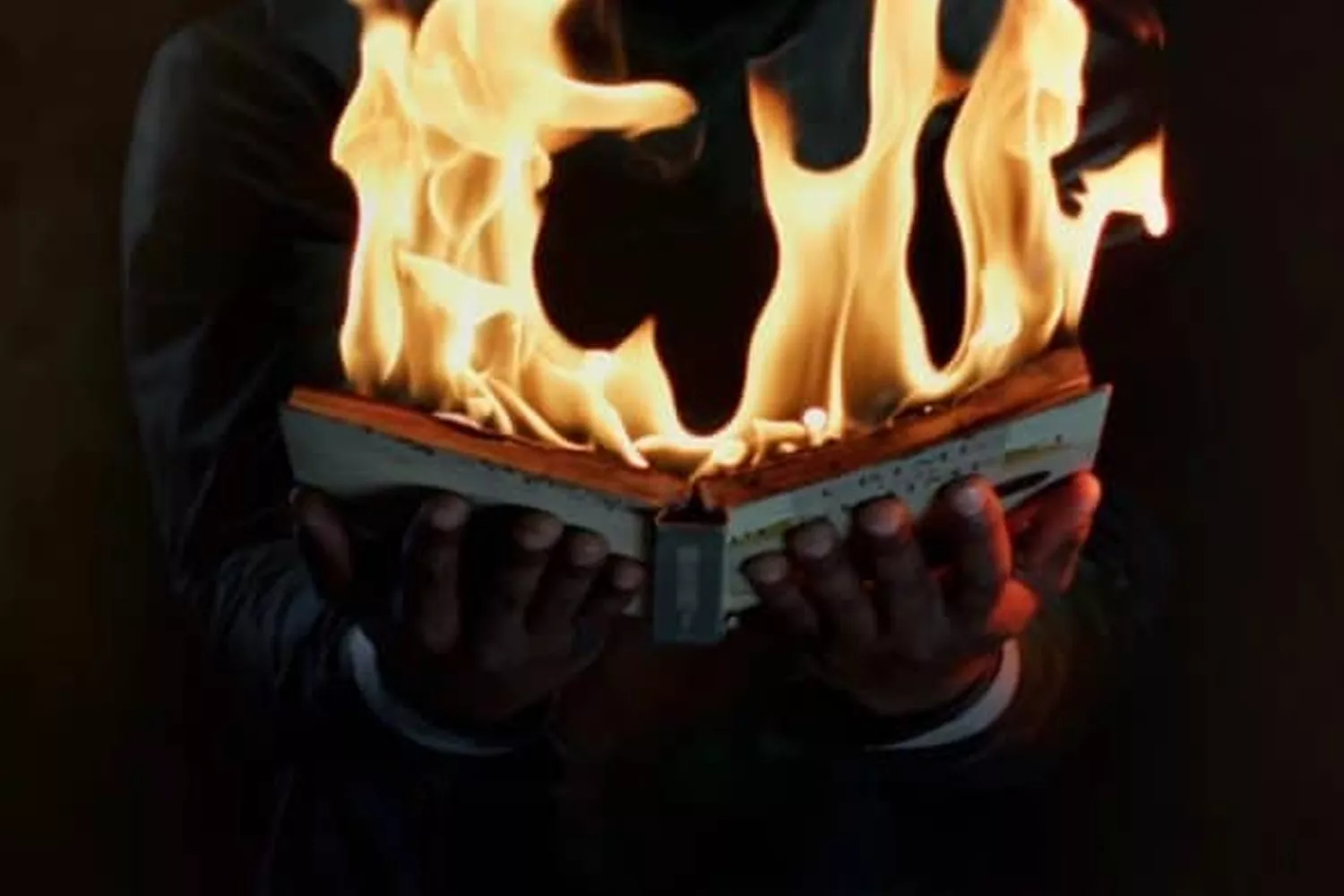 Fotograma de la película 'Fahrenheit 451', basada en la obra de Ray Bradbury, donde los libros están prohibidos