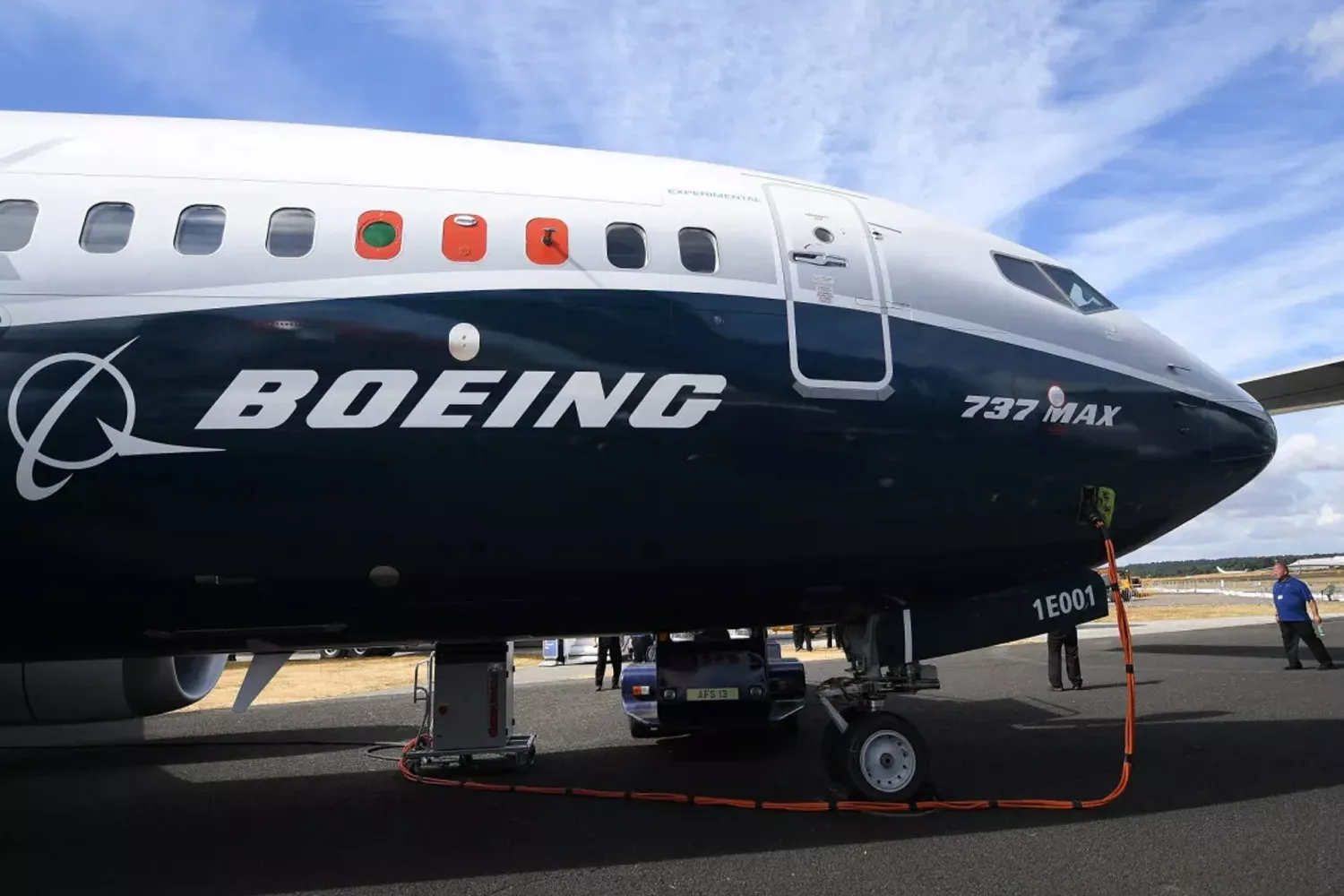 Un Boeing 737 MAX en mantenimiento / EFE - ANDY RAIN