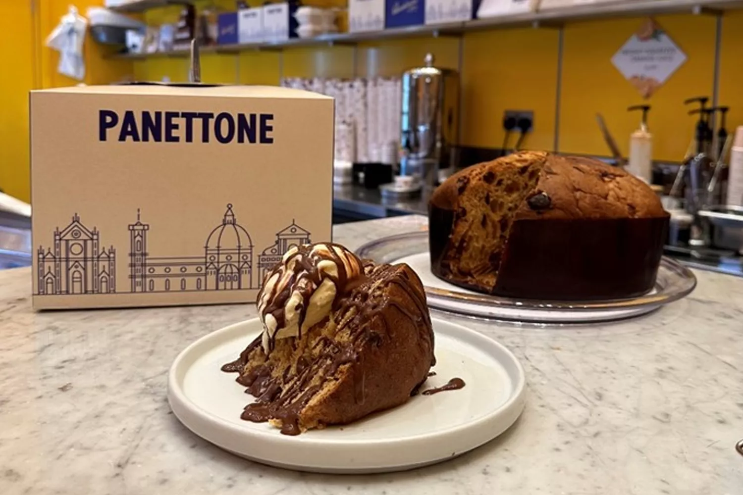 Un panettone y un pandoro como los que regalará Badiani el Blue Monday