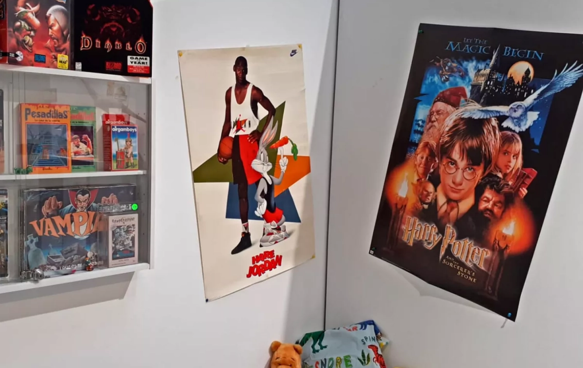 Un póster de Jordan y otro de Harry Potter presentes en la exposición / CG