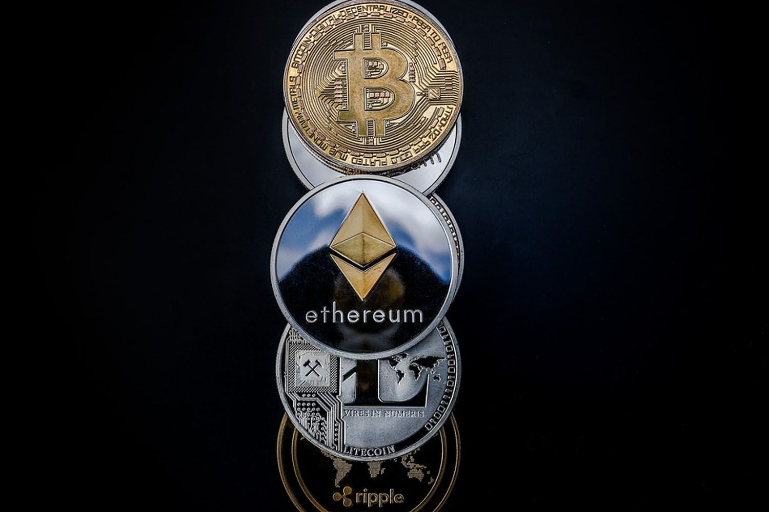 Bitcoin y ethereum son las criptomonedas más cotizadas / PIXABAY