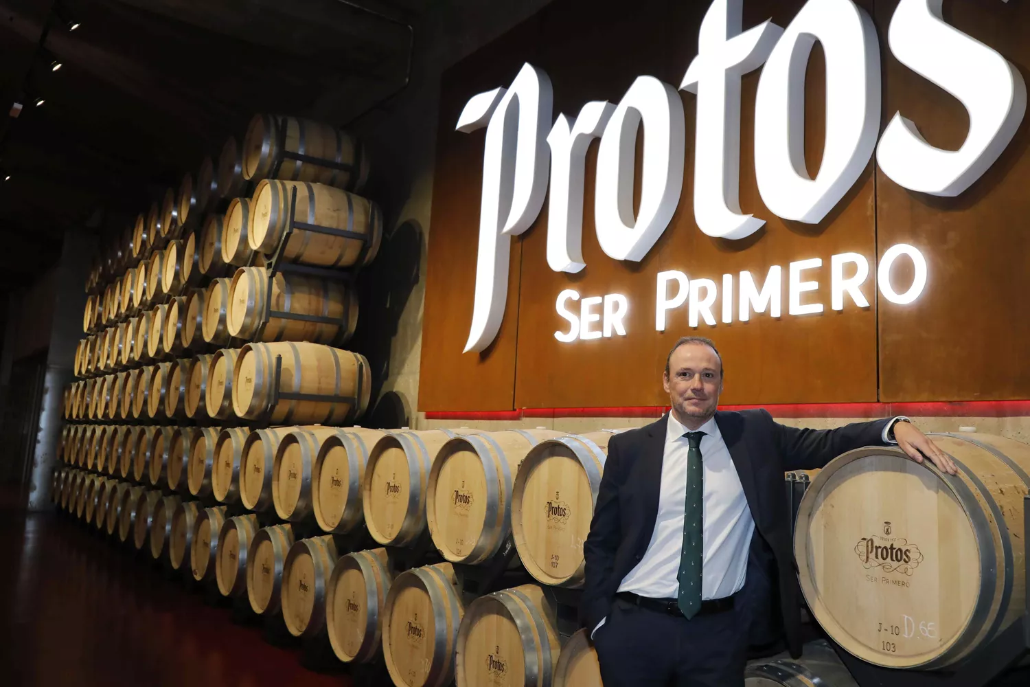 El director general de Bodegas Protos, Carlos Villar, en su bodega / CEDIDA