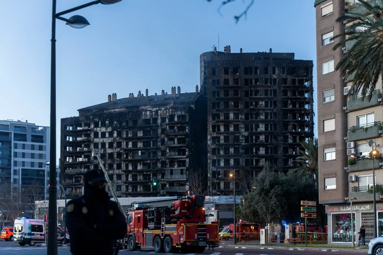 El edificio incendiado el pasado 22 de febrero en Valencia / EP