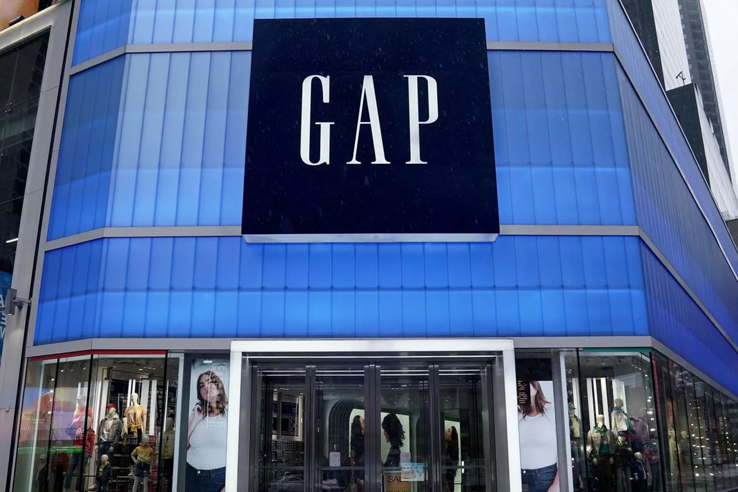 GAP cierra todas sus tiendas en Espa a qu hacer con las devoluciones