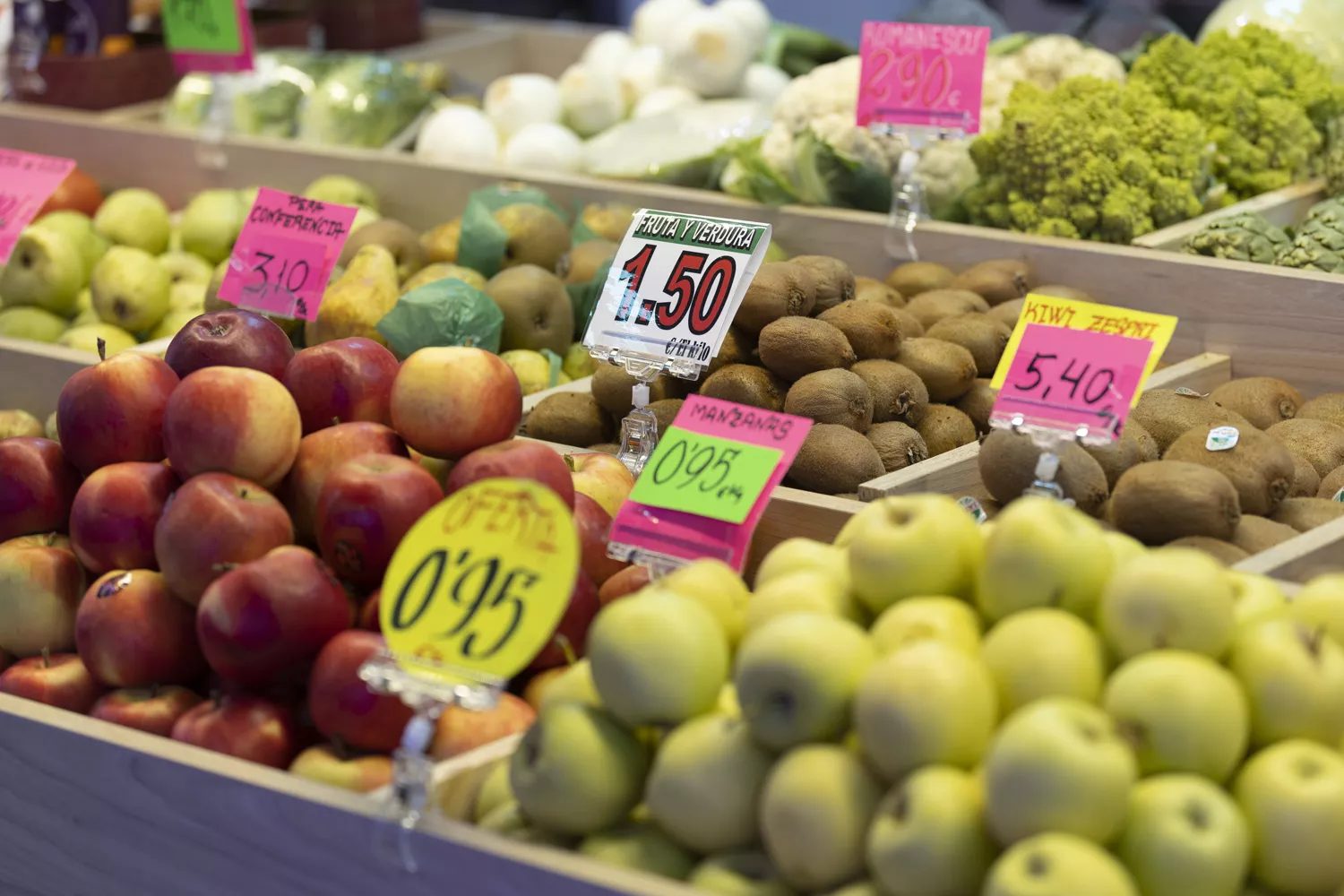 Frutas y verduras con sus respectivos precios en el supermercado EDUARDO PARRA EP