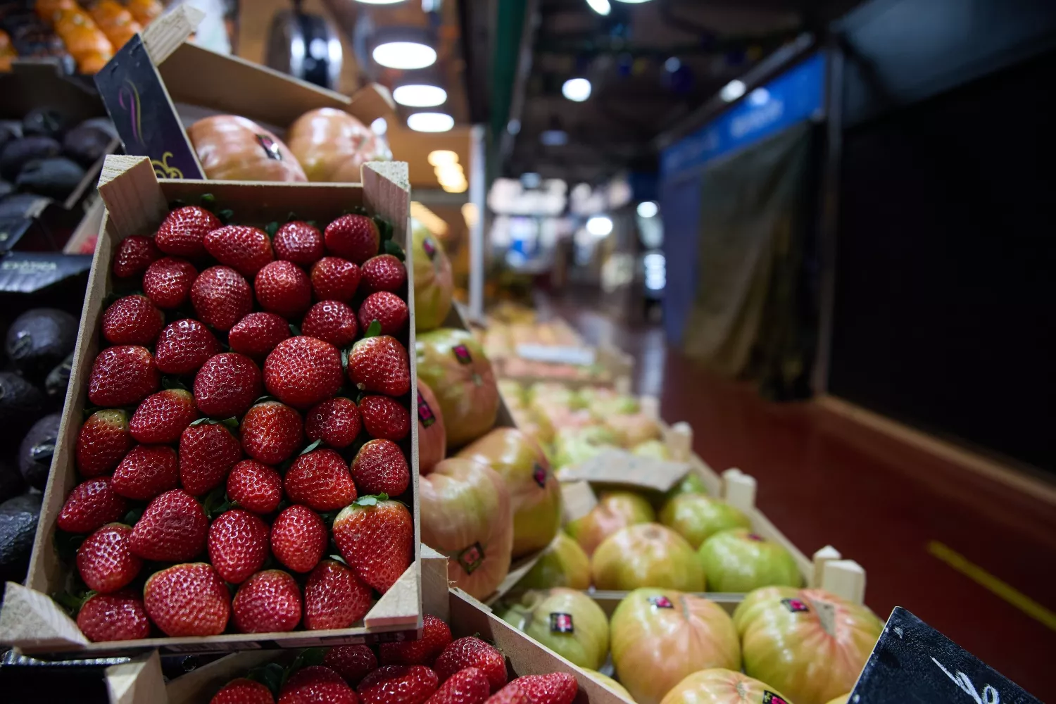 Unas fresas en un mercado en España / Jesús Hellín - EP