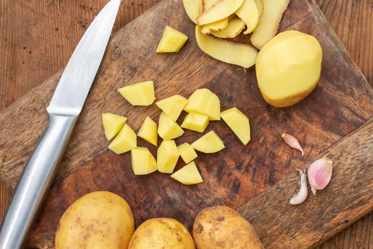 Unas patatas cortadas / FREEPIK