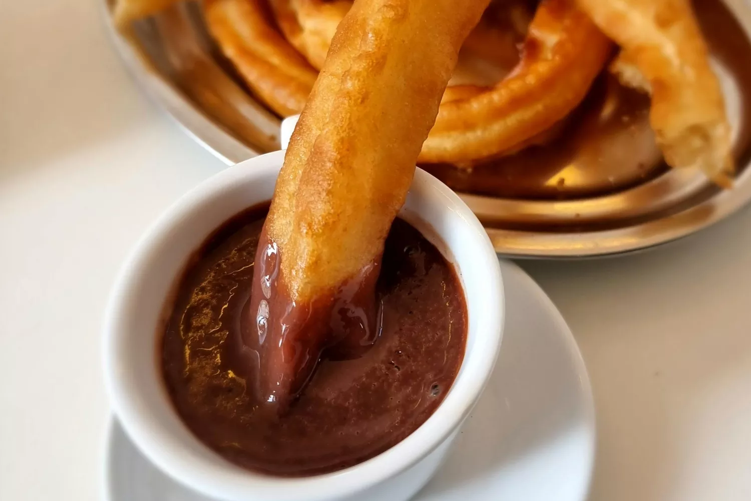 Churros con chocolate / PEXELS