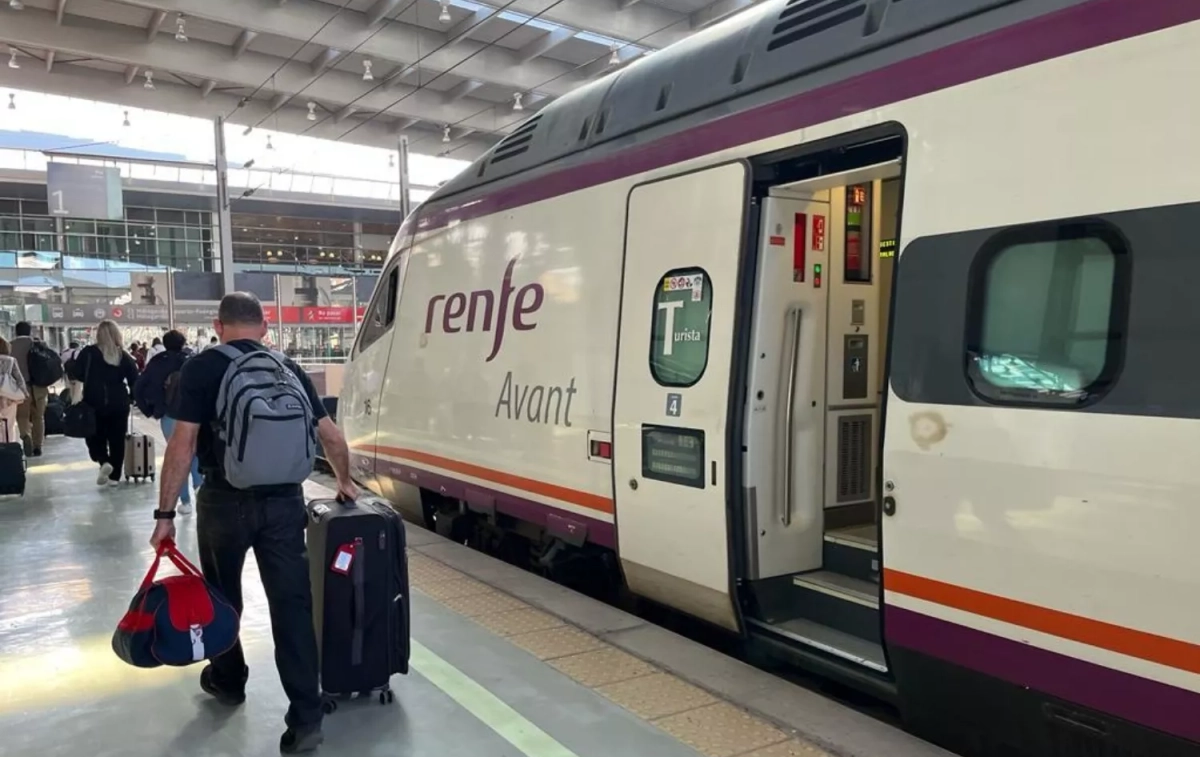 Un tren de Renfe, empresa que compite con Ouigo / EP - RENFE