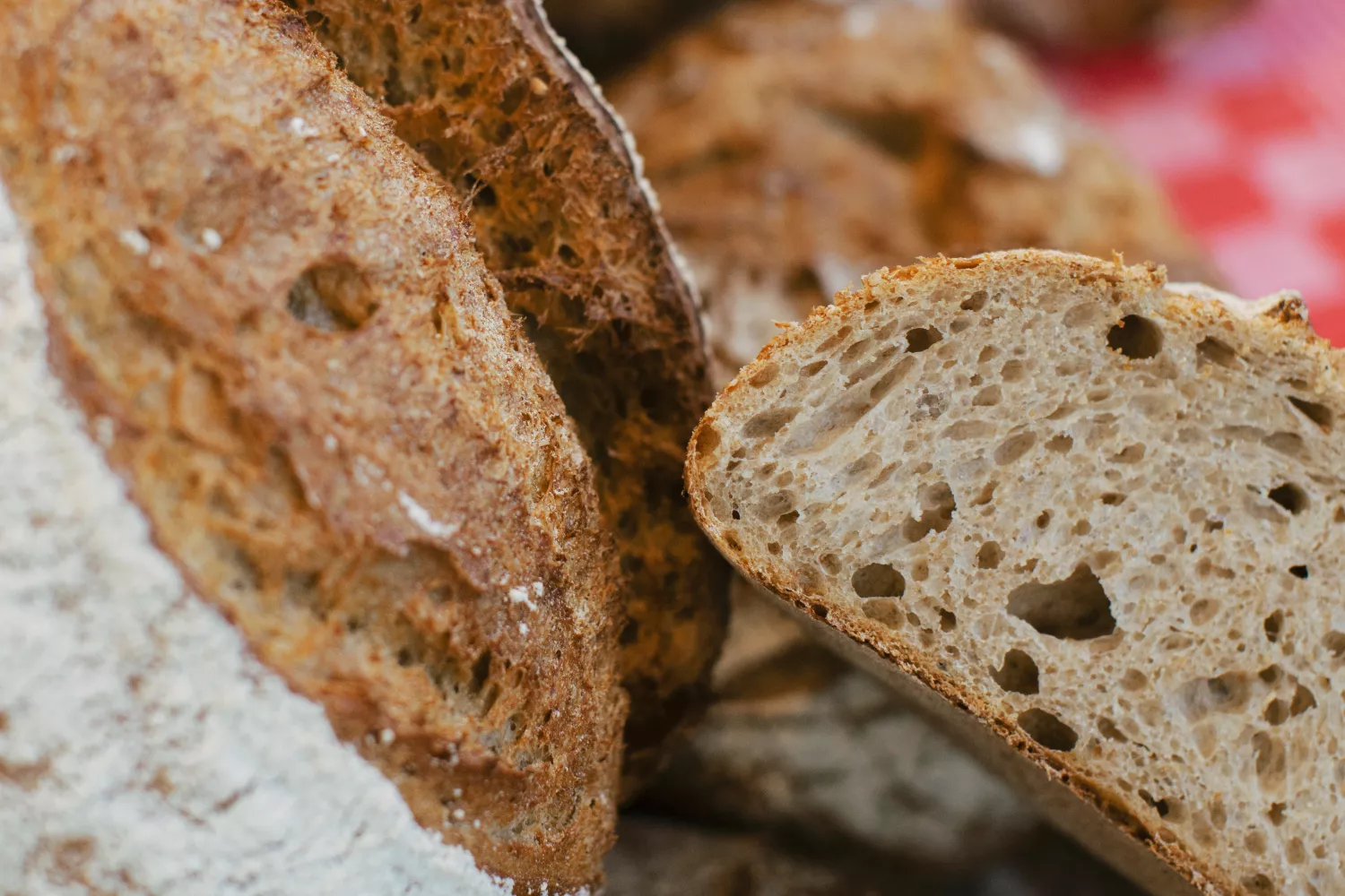 Rebanadas similares a las del pan sin gluten de Mercadona / FREEPIK