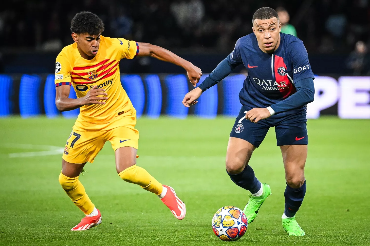 Lamine Yamal y Kylian MBappe durante un partido de Champions League del año pasado / EP