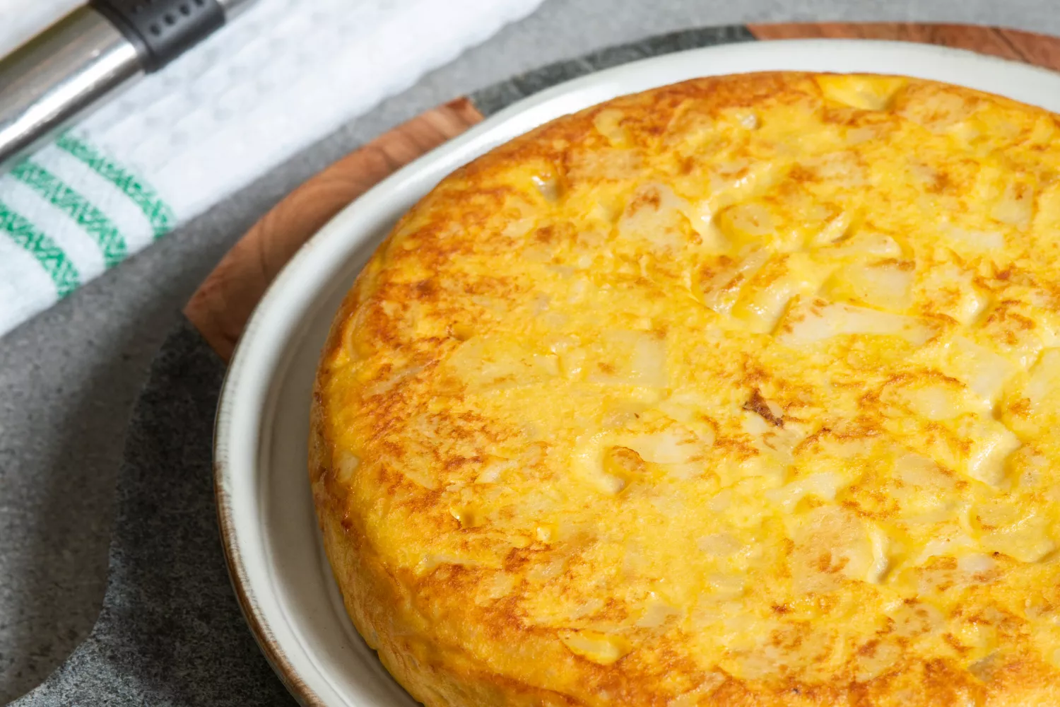 Una tortilla de patatas similar a la de Bonpreu / FREEPIK